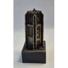 Oldehove Leeuwarden verbronsd op marmer voet Oldehove Leeuwarden verbronsd op marmer voet