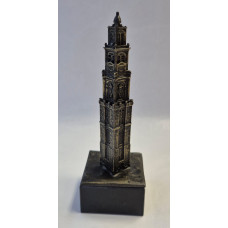 Westertoren verbronsd op marmer voet