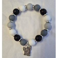 Armband zwart/grijs/wit gemixt met bedel Chihuahua