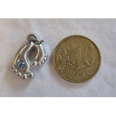 Baby voetje met blauwe Swarovski steen