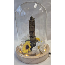 Glazen stolp met Brandaris Terschelling verbronsd Glazen stolp met Brandaris Terschelling verbronsd