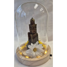 Glazen stolp met Lebuinuskerk Deventer verbronsd Glazen stolp met Lebuinuskerk Deventer verbronsd