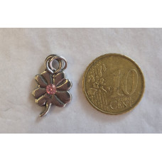 Klavertje vier met Rose Swarovski steen